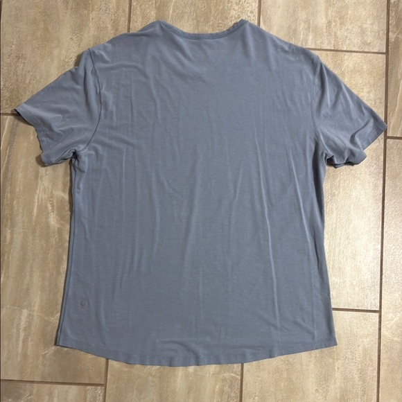 Lululemon Athletica XL Blue Short Sleeve Tee - Picture 3 of 3